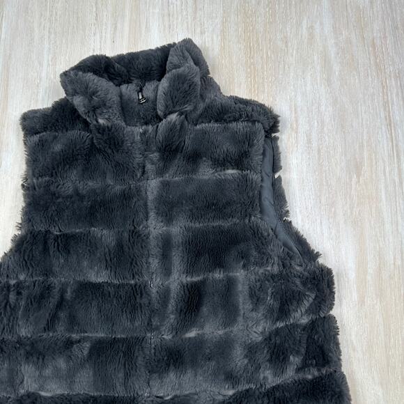 Dylan Charcoal Gray Soft Faux Fur Full Zip Casual Chic Cozy Vest Jacket Small - Picture 2 of 14